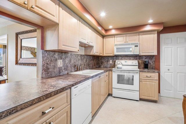 6200 NW 2nd Avenue 415, Boca Raton, FL 33487