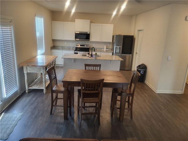 594 Starbuck Parkway, Pendergrass, GA 30567
