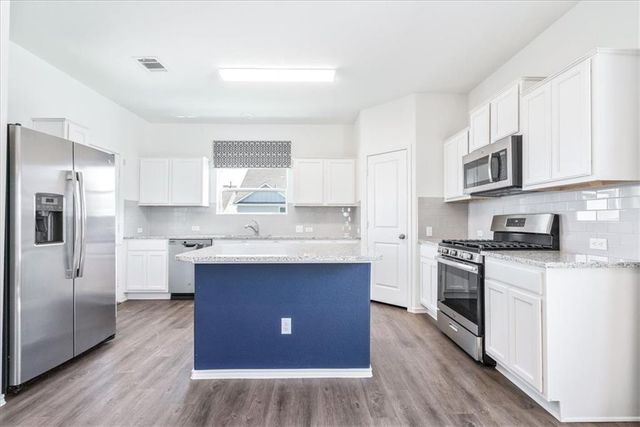 105 Wind Flower LN, Liberty Hill, TX 78642