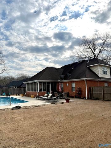 57 Livingstone Lane, Decatur, AL 35603