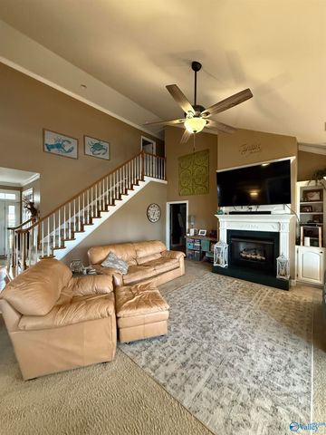 57 Livingstone Lane, Decatur, AL 35603