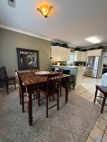 57 Livingstone Lane, Decatur, AL 35603