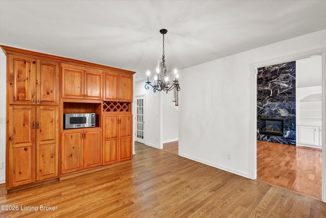 3528 Hedgewick Pl, Louisville, KY 40245