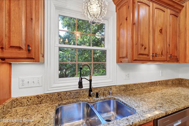 3528 Hedgewick Pl, Louisville, KY 40245
