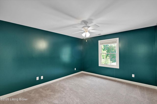 3528 Hedgewick Pl, Louisville, KY 40245