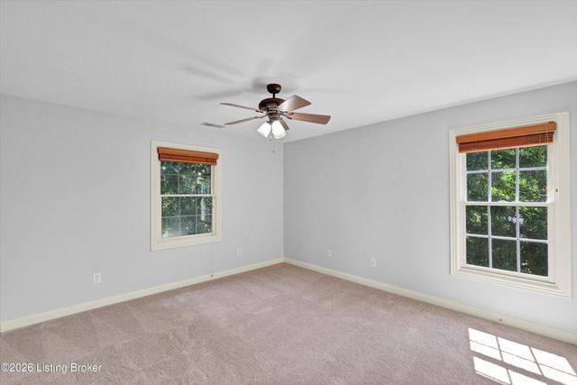 3528 Hedgewick Pl, Louisville, KY 40245
