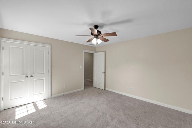 3528 Hedgewick Pl, Louisville, KY 40245