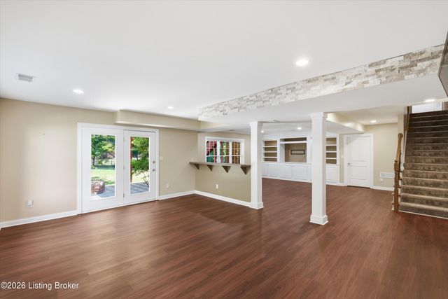3528 Hedgewick Pl, Louisville, KY 40245