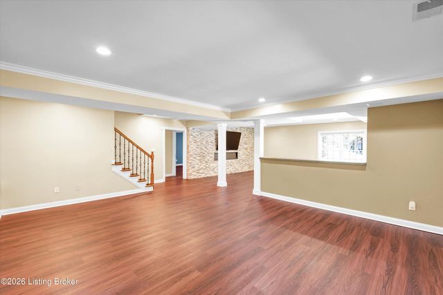 3528 Hedgewick Pl, Louisville, KY 40245