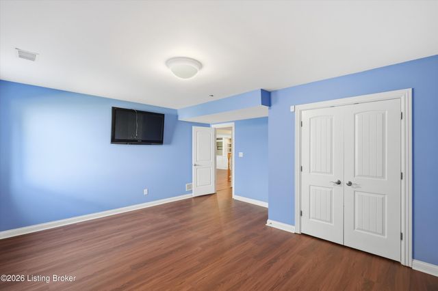 3528 Hedgewick Pl, Louisville, KY 40245