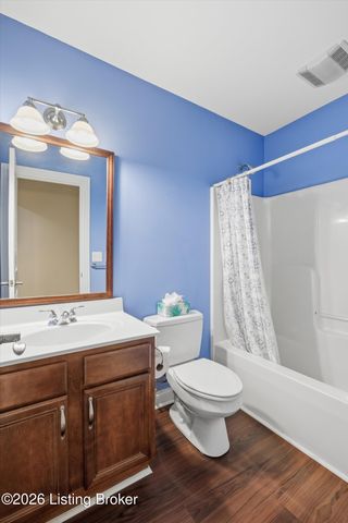 3528 Hedgewick Pl, Louisville, KY 40245