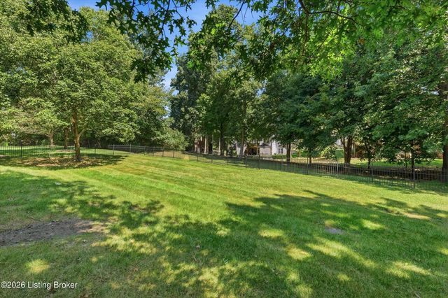 3528 Hedgewick Pl, Louisville, KY 40245