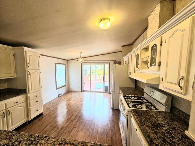 26 Kelly Lane, Coventry, RI 02816