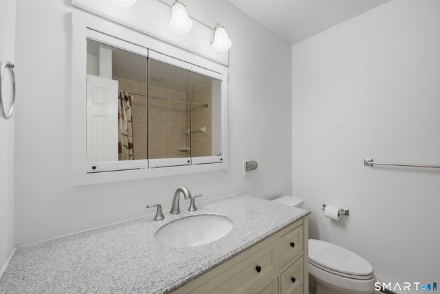 207 Barncroft Road, Stamford, CT 06902