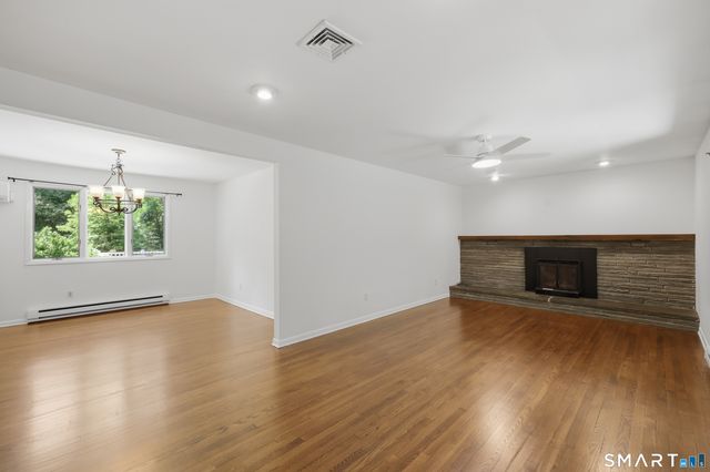 207 Barncroft Road, Stamford, CT 06902