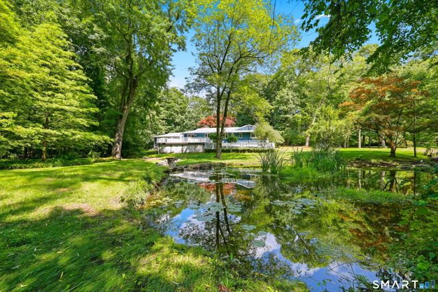 207 Barncroft Road, Stamford, CT 06902
