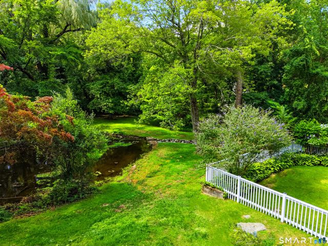 207 Barncroft Road, Stamford, CT 06902