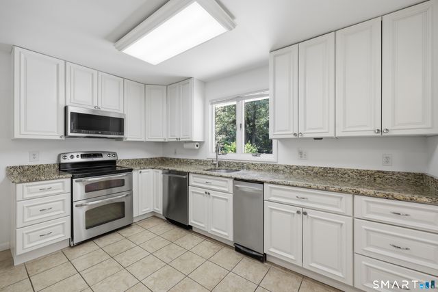 207 Barncroft Road, Stamford, CT 06902