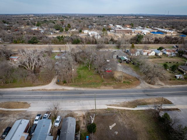 418 S Avenue D Ave, Elgin, TX 78621