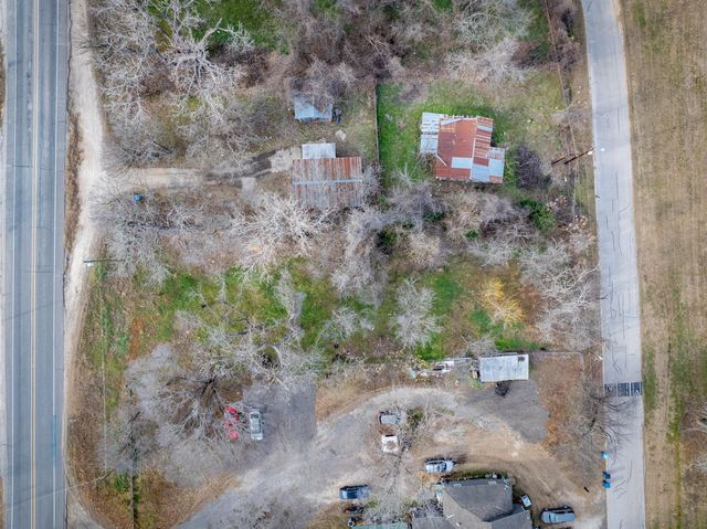 418 S Avenue D Ave, Elgin, TX 78621