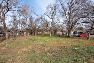 418 S Avenue D Ave, Elgin, TX 78621