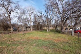 418 S Avenue D Ave, Elgin, TX 78621