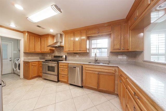3023 Conway Street, Houston, TX 77025