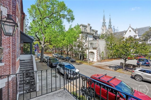 221 E Charlton Street, Savannah, GA 31401