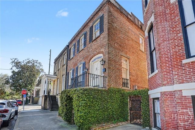 221 E Charlton Street, Savannah, GA 31401