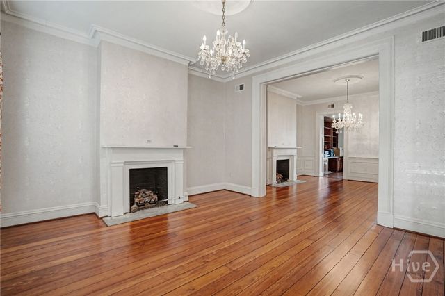 221 E Charlton Street, Savannah, GA 31401