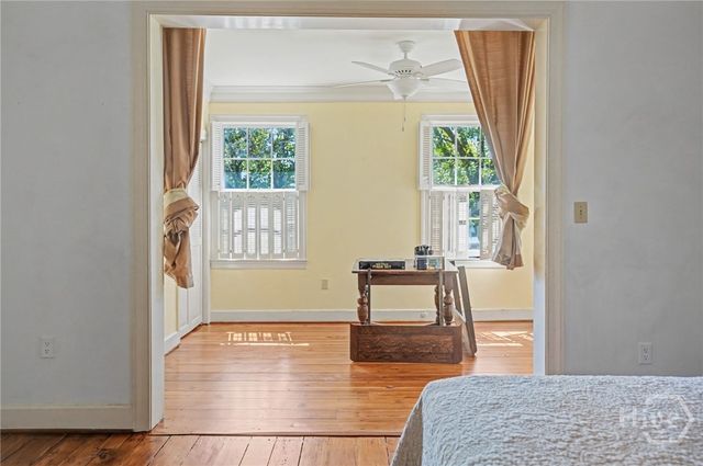 221 E Charlton Street, Savannah, GA 31401