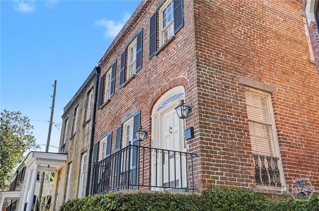 221 E Charlton Street, Savannah, GA 31401
