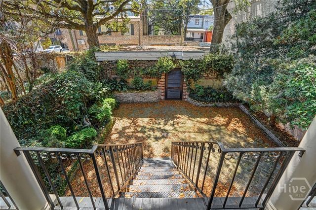 221 E Charlton Street, Savannah, GA 31401