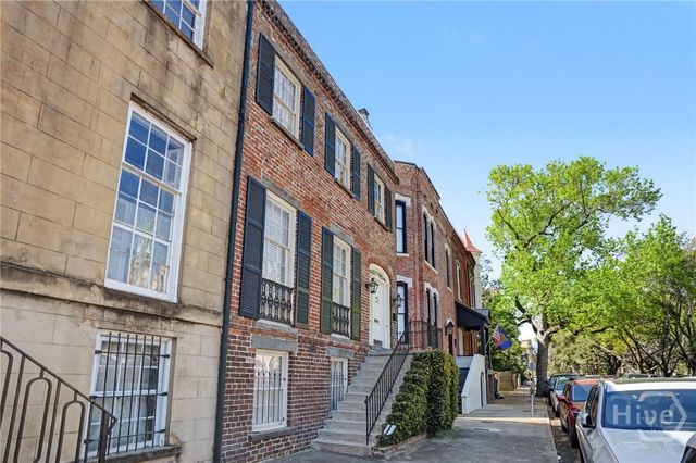 221 E Charlton Street, Savannah, GA 31401