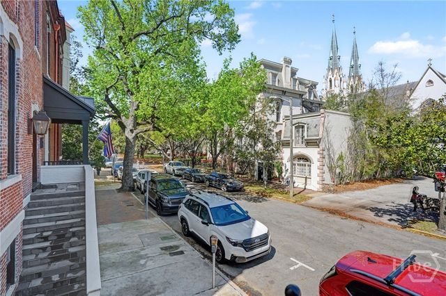221 E Charlton Street, Savannah, GA 31401