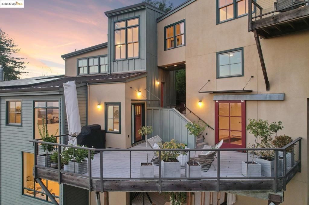 110 Gravatt Dr, Berkeley, CA 94705