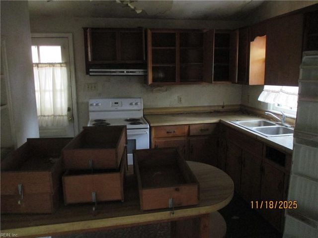 1014 E Russell CT, Newport News, VA 23605