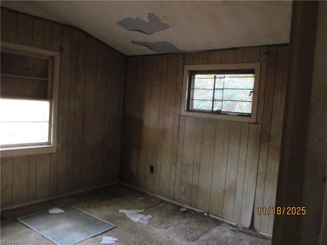 1014 E Russell CT, Newport News, VA 23605