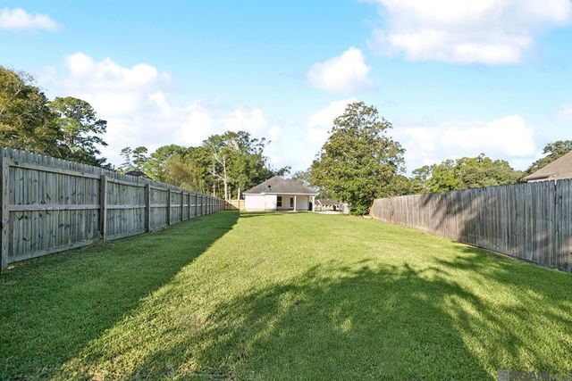 12457 Pendarvis Ln, Walker, LA 70785