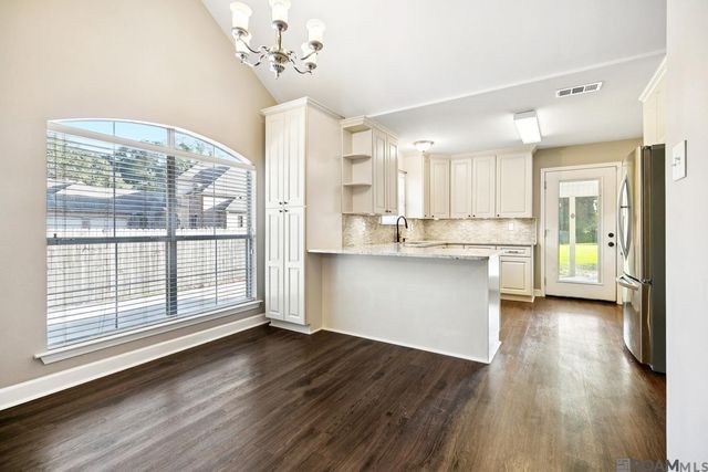 12457 Pendarvis Ln, Walker, LA 70785