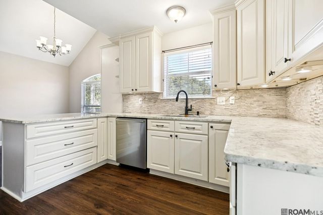 12457 Pendarvis Ln, Walker, LA 70785