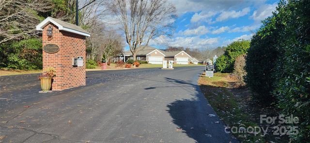 11-C Heather Way, Candler, NC 28715