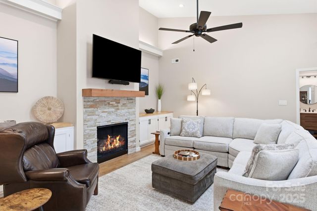 11-C Heather Way, Candler, NC 28715