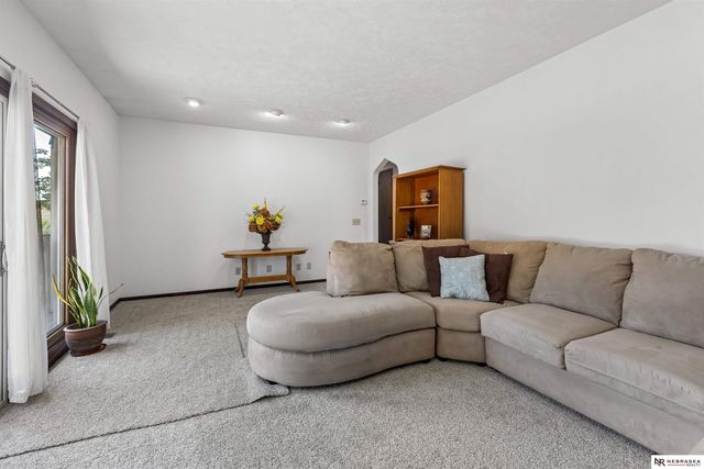 10821 Borman Avenue, Omaha, NE 68137