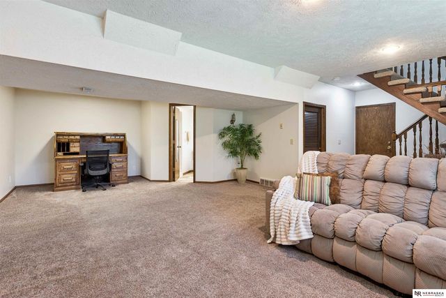 10821 Borman Avenue, Omaha, NE 68137