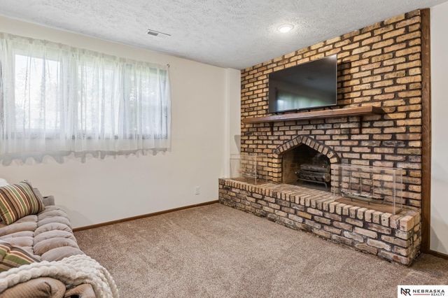 10821 Borman Avenue, Omaha, NE 68137