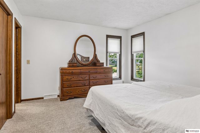 10821 Borman Avenue, Omaha, NE 68137