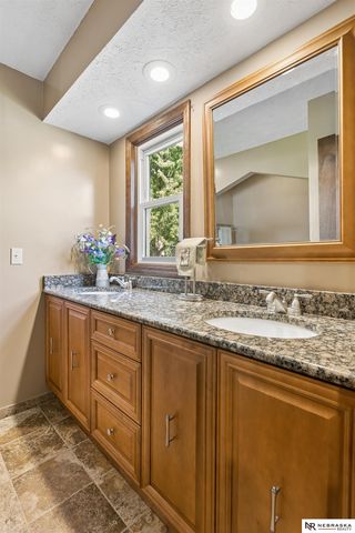 10821 Borman Avenue, Omaha, NE 68137