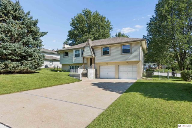 10821 Borman Avenue, Omaha, NE 68137