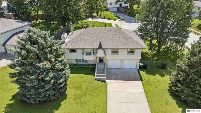10821 Borman Avenue, Omaha, NE 68137